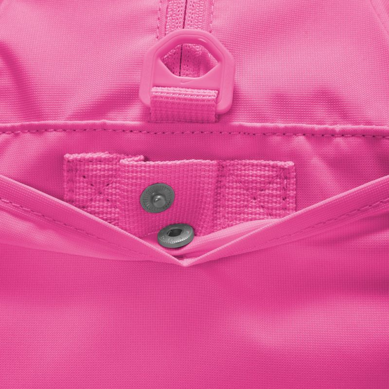 Hochwertiger Verschluss im Detail für optimalen Sitz und stilvolle Akzente.