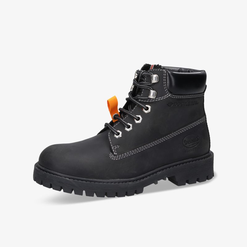 Robuster schwarzer Schnürstiefel mit rutschfester Sohle, ideal für Outdoor-Aktivitäten. Strapazierfähig und komfortabel.