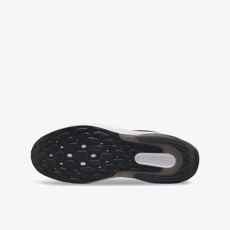 Robuste, rutschfeste Sohle für hervorragende Traktion und optimalen Komfort bei jedem Schritt.