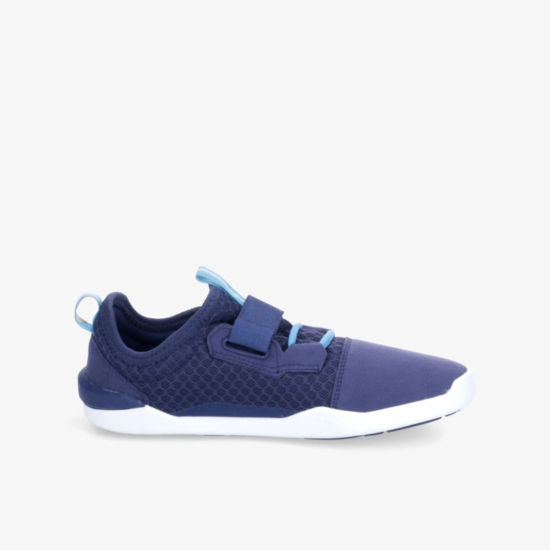 Sportlicher dunkelblauer Sneaker mit rutschfester Sohle und komfortabler Passform, ideale Passform und hoher Tragekomfort