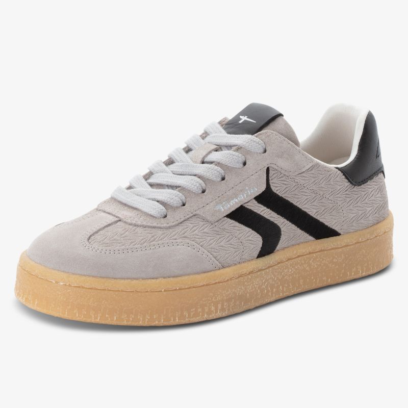 Leichter Sneaker mit robustem Sohlenprofil und moderner Schnürung in dezentem Design