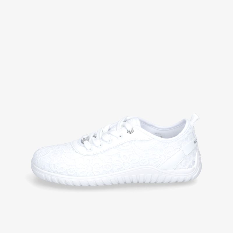 Leichter weißer Sneaker seitlich mit rutschfester Sohle und komfortabler Passform für sportlichen Look
