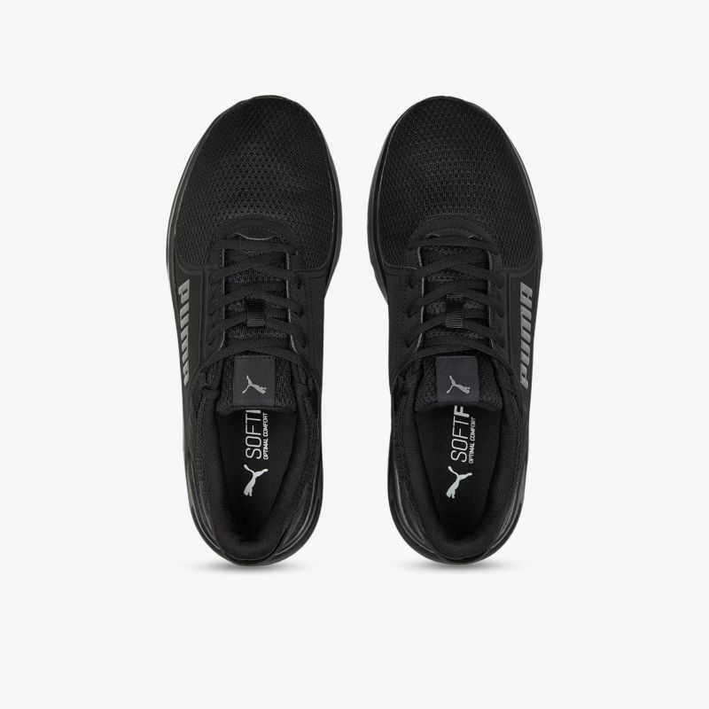 Schwarze sportliche Sneaker, ideal für Freizeit und Sport, mit leichtem und atmungsaktivem Mesh-Obermaterial.