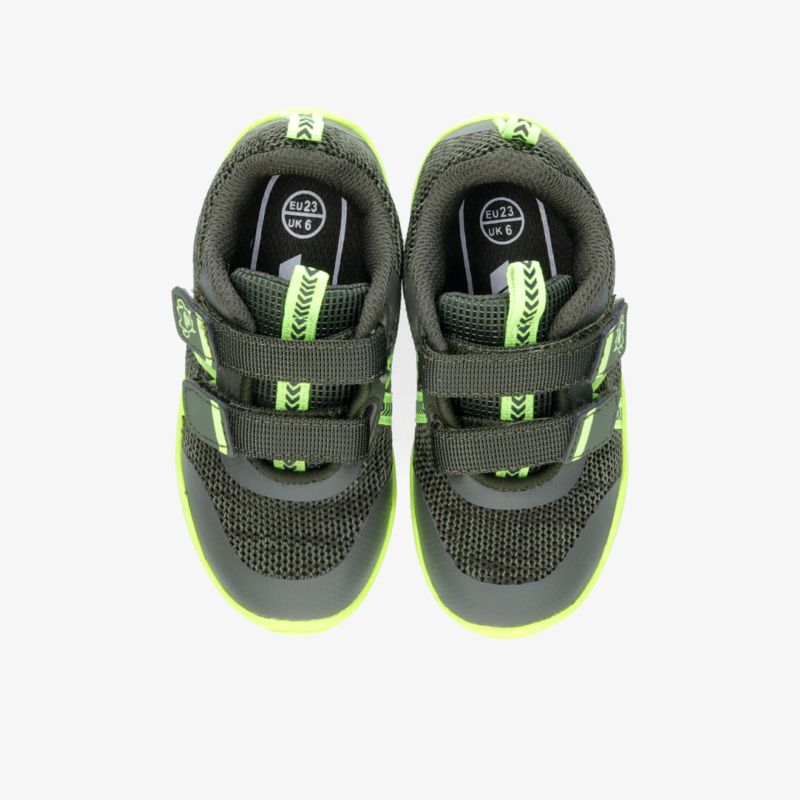 Moderne, atmungsaktive Kinderschuhe in Grau mit Neongrün, leicht und bequem mit verstellbaren Klettverschlüssen