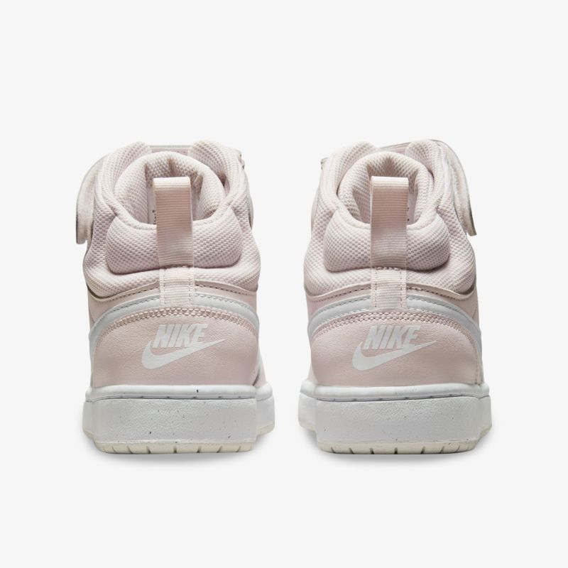 Rosa Turnschuhe von hinten mit stilvollem Design und komfortabler Passform, perfekt für Sport und Freizeit.