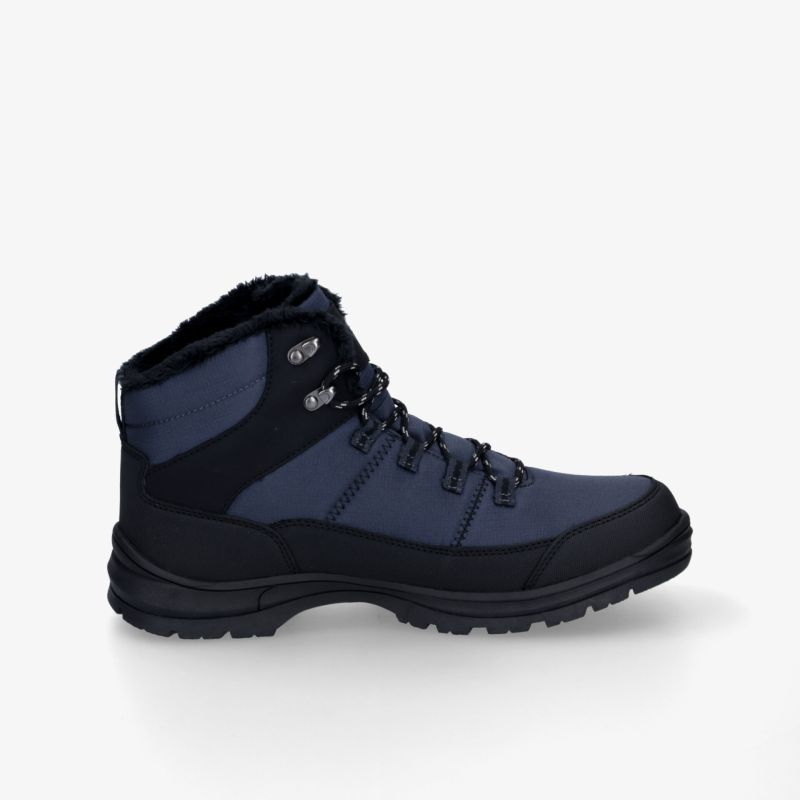 Robuster Outdoor-Wanderschuh in Blau und Schwarz mit rutschfester Sohle und komfortabler Polsterung, seitliche Ansicht