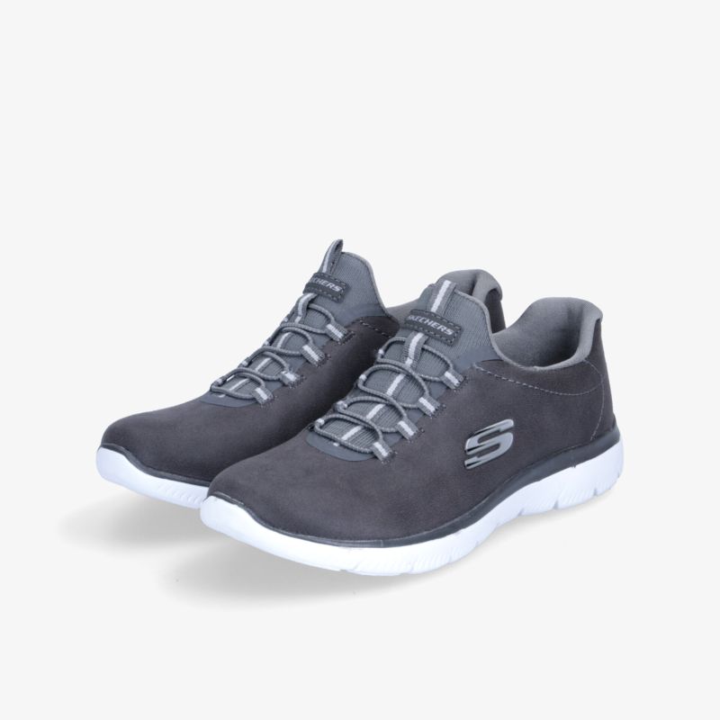 Bequeme graue Sneaker mit flexiblem Design und robuster Sohle, geeignet für vielseitige Aktivitäten.