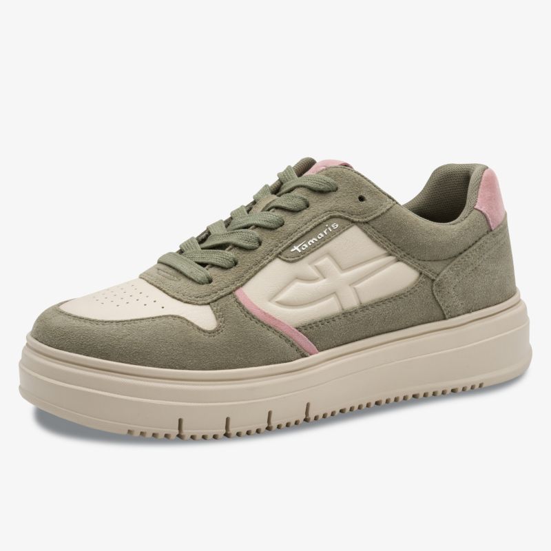 Moderner Sneaker mit robuster, profilierter Sohle und bequemem Sitz für ganztägigen Tragekomfort