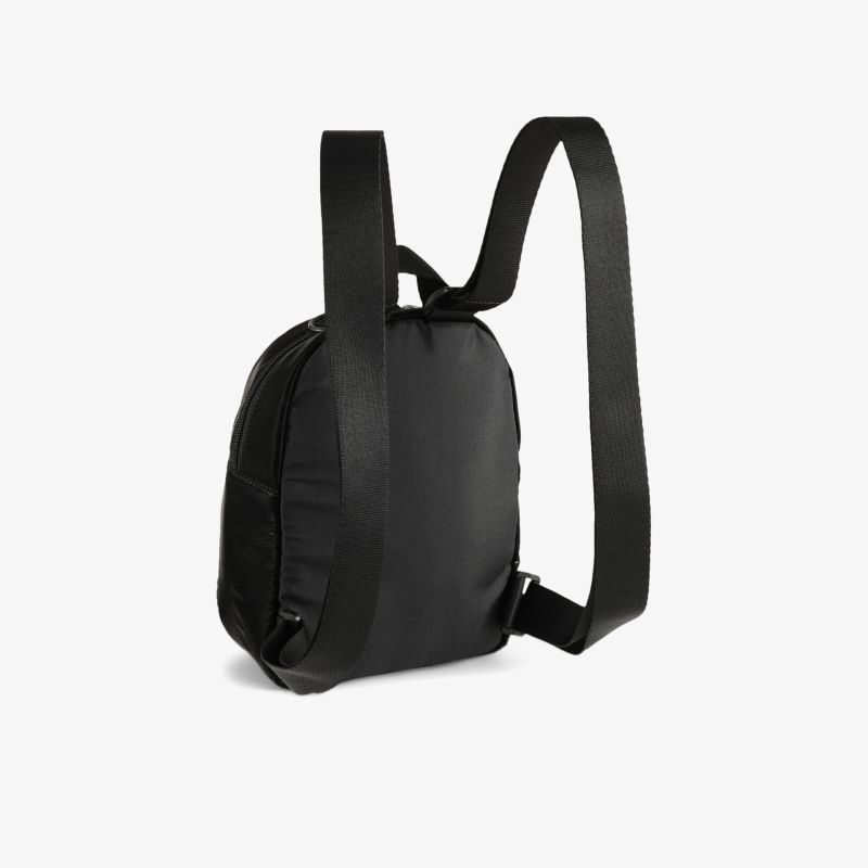 Schwarzer kompakter Rucksack mit robusten, verstellbaren Schultergurten, schlicht und funktional