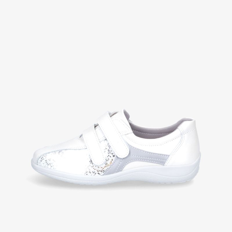 Eleganter weißer Sneaker mit bequemen Klettverschlüssen und rutschfester Sohle für den Alltag.