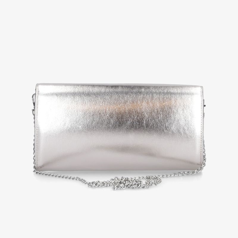 Silberne Clutch Tasche mit elegantem metallischem Glanz und kompakter, schlichter Form von vorne