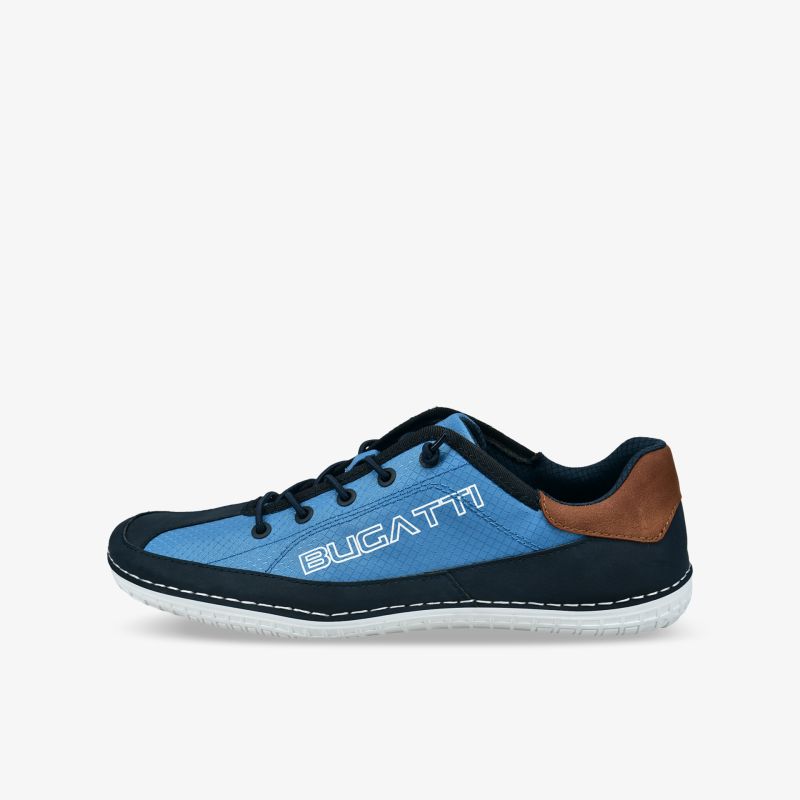Blauer Sneaker mit braunem Fersendetail und weißer Sohle, sportlich und bequem, seitliche Ansicht