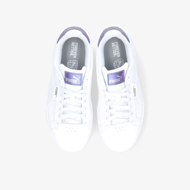 Weiße Turnschuhe mit lila Akzenten, modern und sportlich, ideal für lässige und modische Styles.