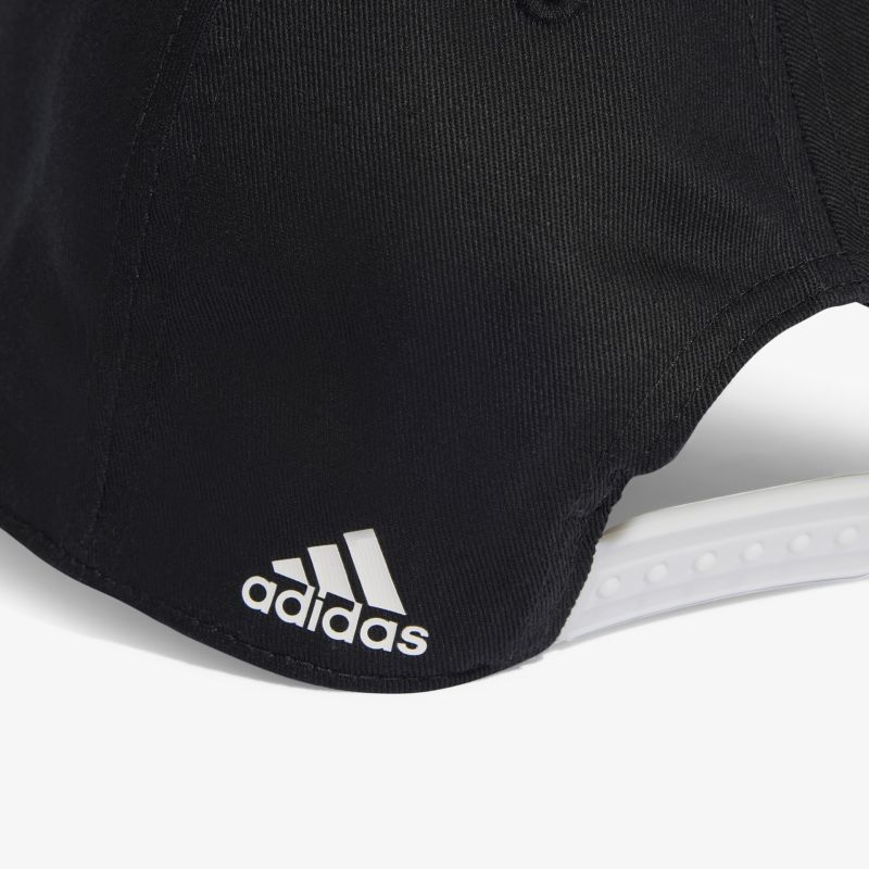 Schwarze adidas Kappe mit verstellbarem Verschluss und ikonischem Logo für sportlichen Stil.
