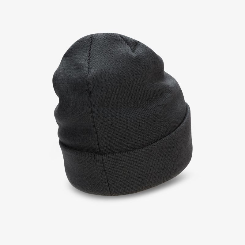 Schwarze Mütze in modernem Design bietet Komfort und Wärme für kalte Tage.