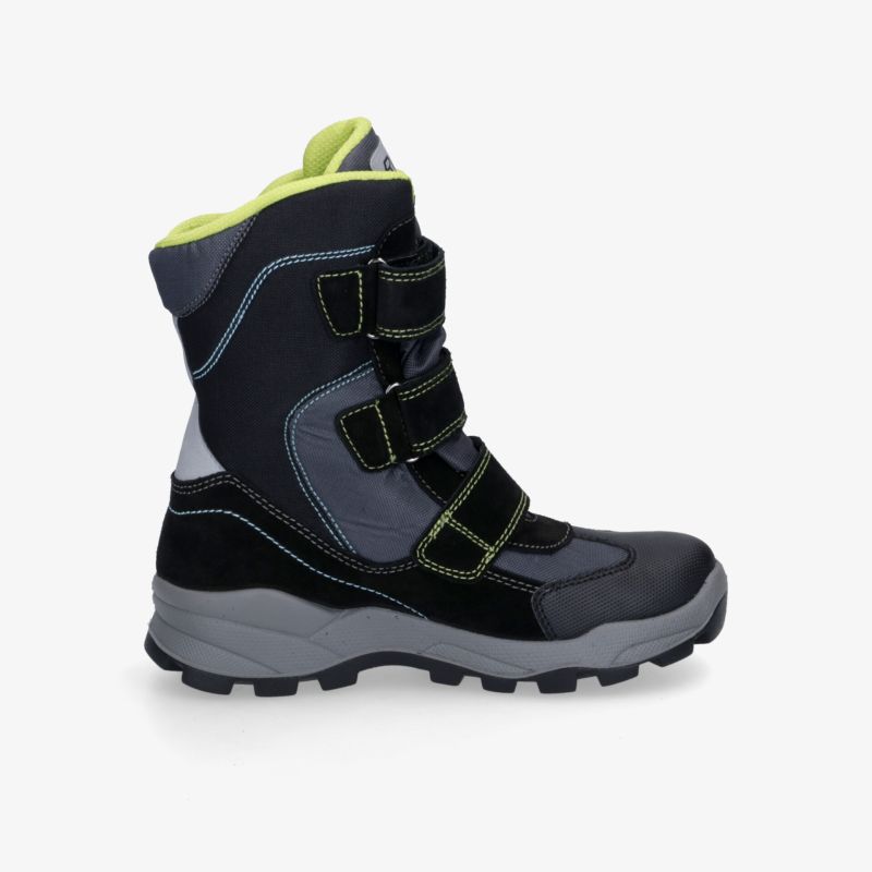 Warm gefütterter Winterstiefel mit Klettverschlüssen und rutschfester Sohle für optimalen Halt im Gelände.