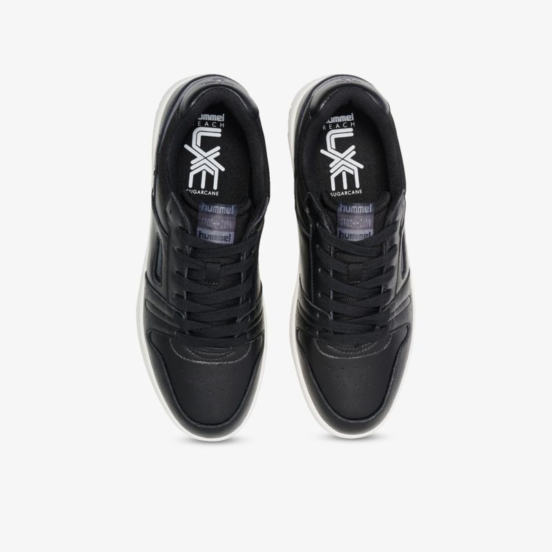 Elegante schwarze Sneaker mit weißer Sohle und komfortabler Passform. Perfekt für Alltag und Freizeit.