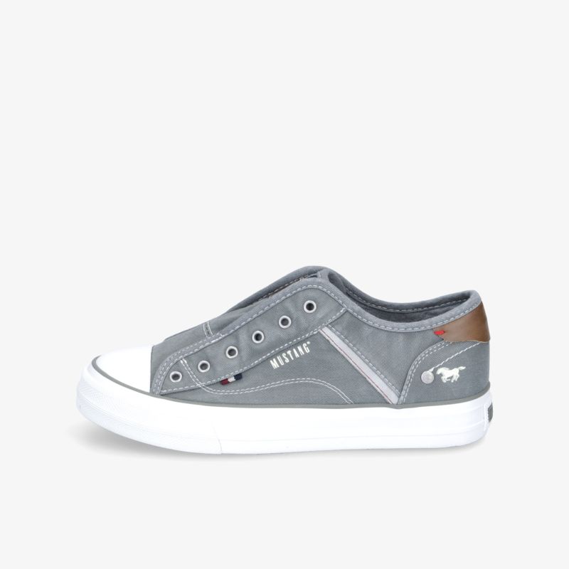 Grauer Sneaker mit elastischen Einsätzen und weißer Sohle. Perfekt für einen lässigen, bequemen und sportlichen Look.