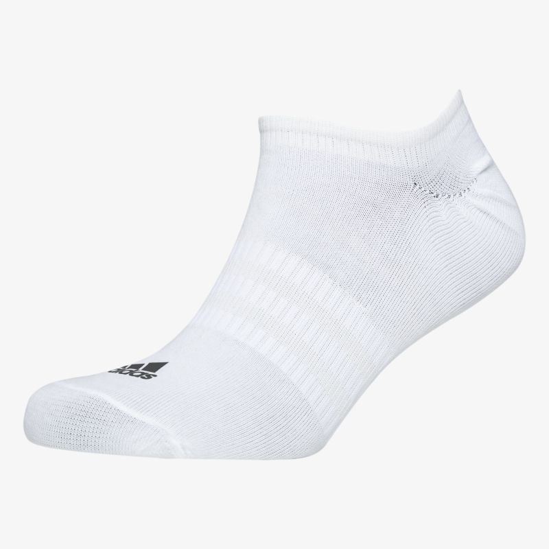 Weiße Sportsocke mit niedrigem Schnitt, bietet Komfort und Atmungsaktivität für aktive Nutzung.