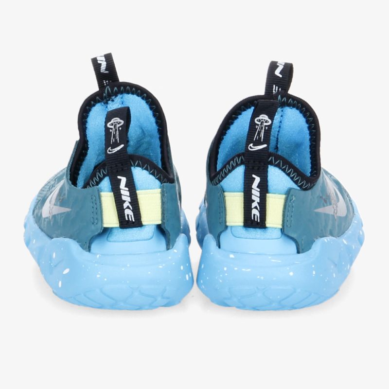 Bequeme, sportliche Schuhe mit farbenfrohem Design und rutschfester Sohle von hinten.