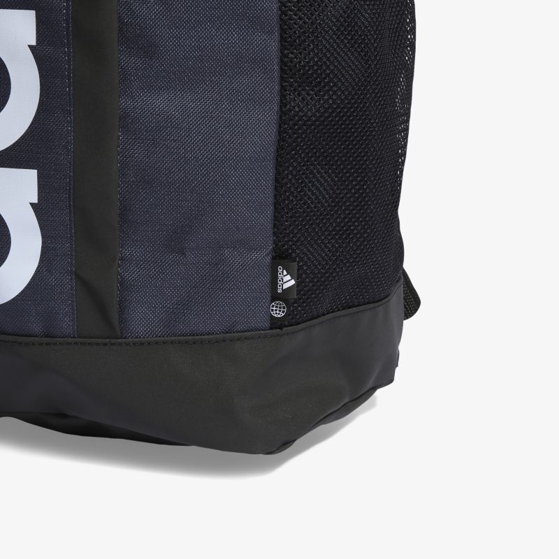 Modernes Design mit robustem Material, ideal für Sport und Freizeit. Schwarzer Rucksack mit stilvollem Akzent.