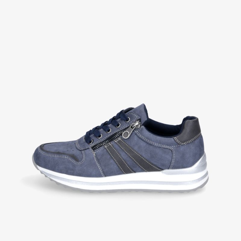 seitlich aufgenommener sportlicher blauer Sneaker mit Reißverschluss, gepolstertem Kragen und rutschfester Sohle