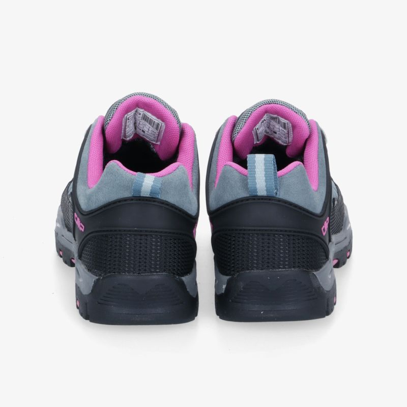 Moderne Schuhe in Schwarz mit pinken Akzenten, die Komfort und Stil vereinen, ideal für aktive Unternehmungen.