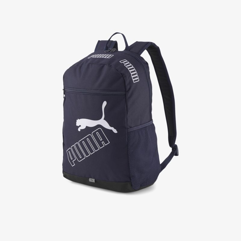 Sportlicher PUMA Rucksack mit großem Logo und geräumigem Hauptfach, ideal für Fitness und Freizeitaktivitäten.