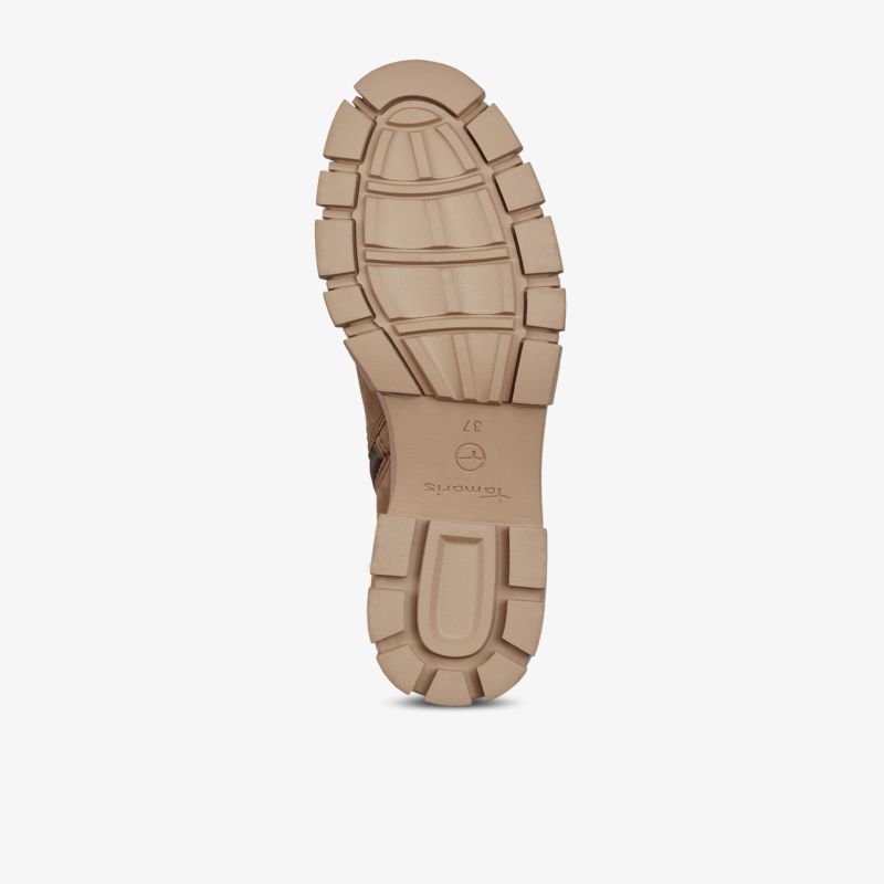 Langlebige Profilsohle für optimalen Halt auf verschiedenen Oberflächen, ideal für Outdoor-Aktivitäten.