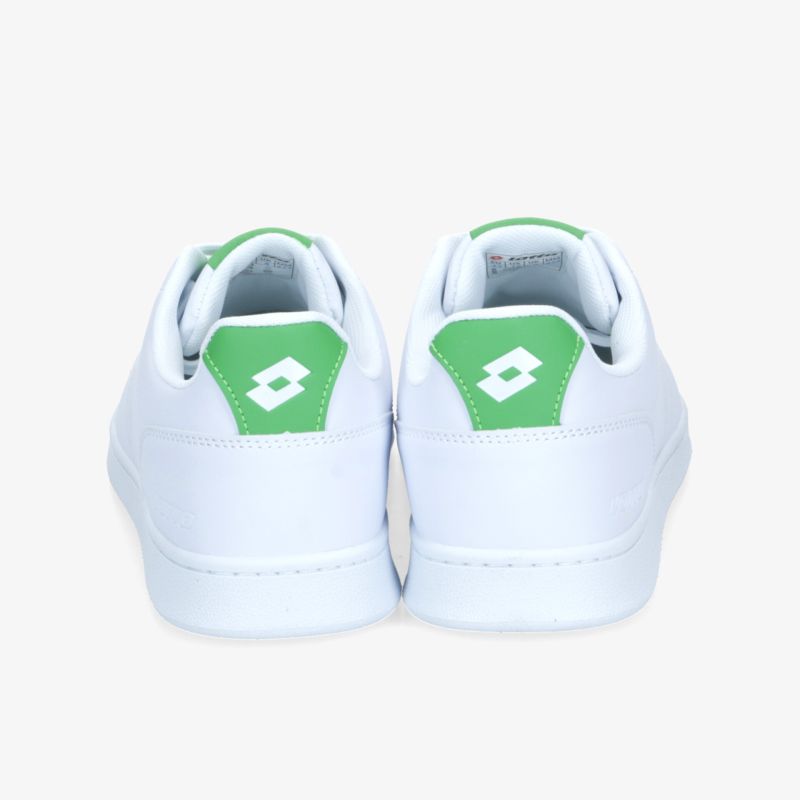Weiße Sneaker mit grünem Logo in klarer Rückansicht, sportlich und bequem mit klassischem cleanem Design