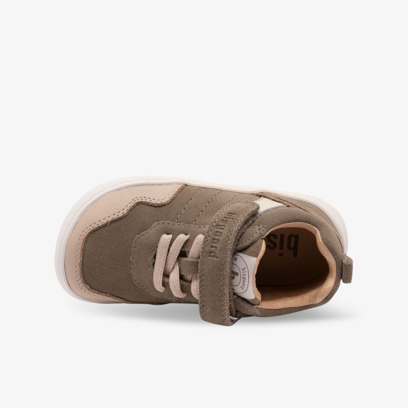 Bequemer Schuh mit leichtem Design und praktischem Klettverschluss für sicheren Halt und flexibles Tragegefühl