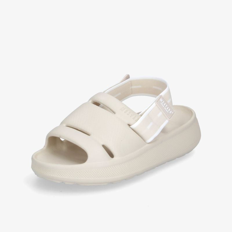 Komfortable beige Sandale mit verstellbarem Riemen und rutschfester Sohle für entspannte Freizeitaktivitäten.