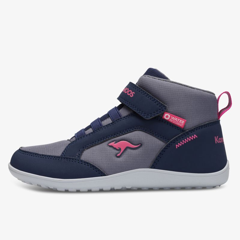 Sportlicher Schuh mit robustem Obermaterial, rutschfester Sohle und bequemem Klettverschluss