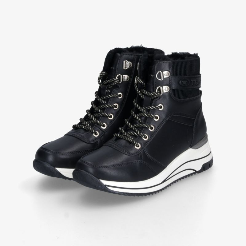 Moderner schwarzer Sneaker-Stiefelette mit gepolsterter Schnürung und robuster rutschfester Sohle