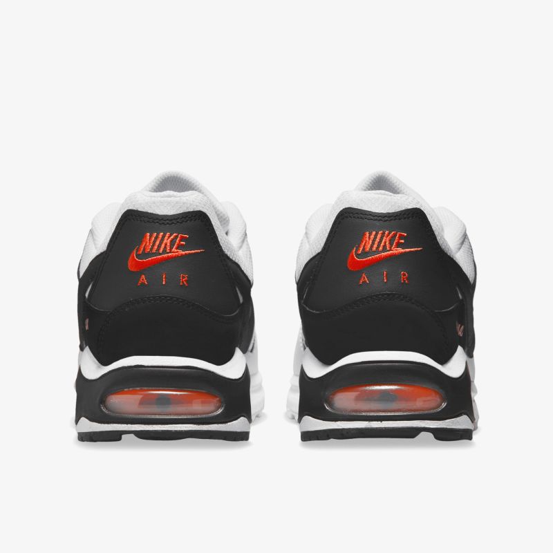 Nike Air Max Sportschuhe Rückansicht mit sichtbarer Luftdämpfung und stabiler Fersenkonstruktion