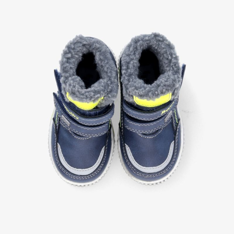 Warme, strapazierfähige Winterstiefel mit weichem Futter und rutschfester Sohle für optimalen Komfort.