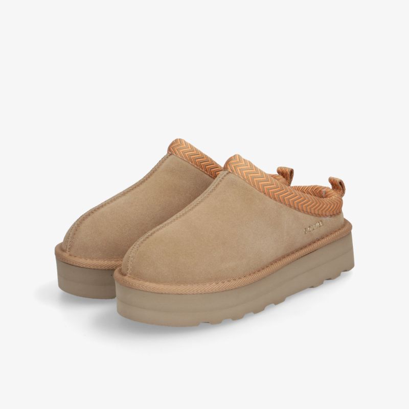 Beige Komfort-Slipper, weich gepolstert, rutschfeste Sohle, robust und bequem für täglichen Gebrauch