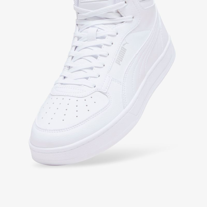 Moderner weißer Sneaker mit schlichtem Design und hohem Tragekomfort, ideal für vielseitige Styles.