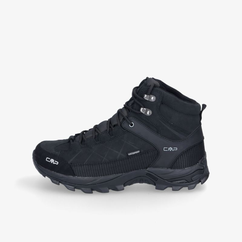 Schwarzer robuster Wanderschuh mit schnürung, guter gripsohle und verstärktem schutz für outdoor-aktivitäten