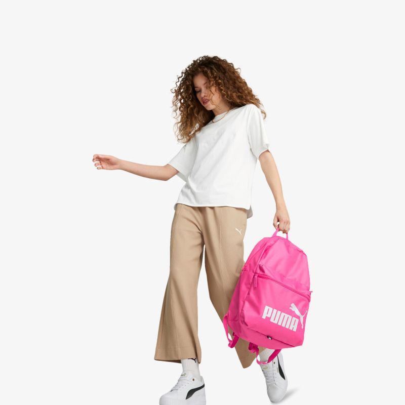 Modischer pinker Rucksack, stilvoll und vielseitig für lässige und sportliche Looks
