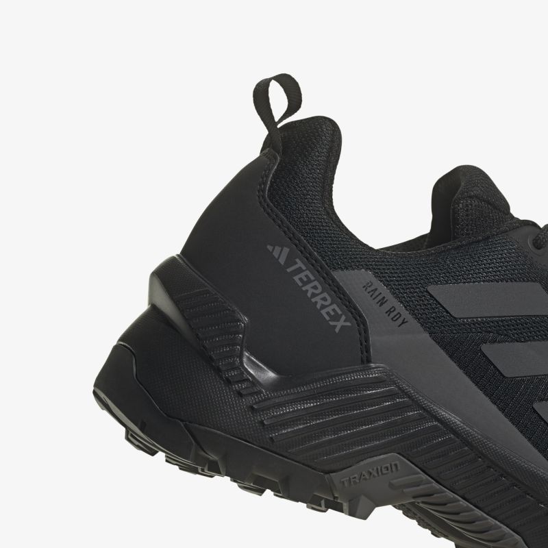 Robuster schwarzer Trailrunning-Schuh mit hervorragendem Grip und komfortabler Passform für anspruchsvolle Outdoor-Abenteuer.