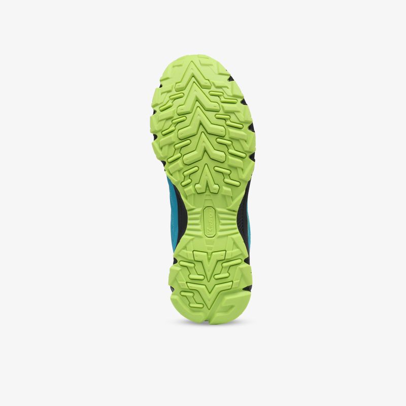 Robuste grüne Sportschuhsohle mit rutschfestem Profil für optimalen Halt und Komfort bei Aktivitäten