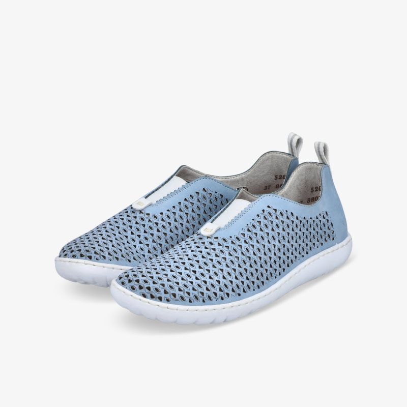 Leichte hellblaue Freizeitschuhe mit atmungsaktivem Material und flexibler, rutschfester Sohle für hohen Tragekomfort