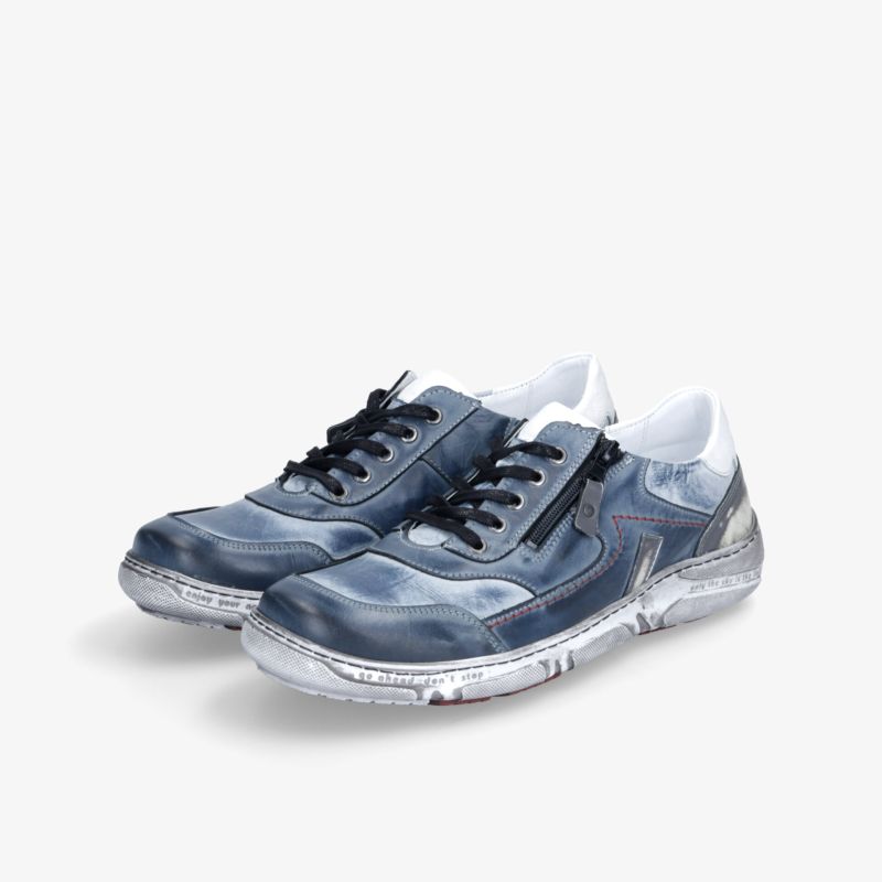 Sportliche blaue Sneaker mit schnellschnürung, rutschfester Sohle und flexiblem, leichtem Design für hohen Komfort