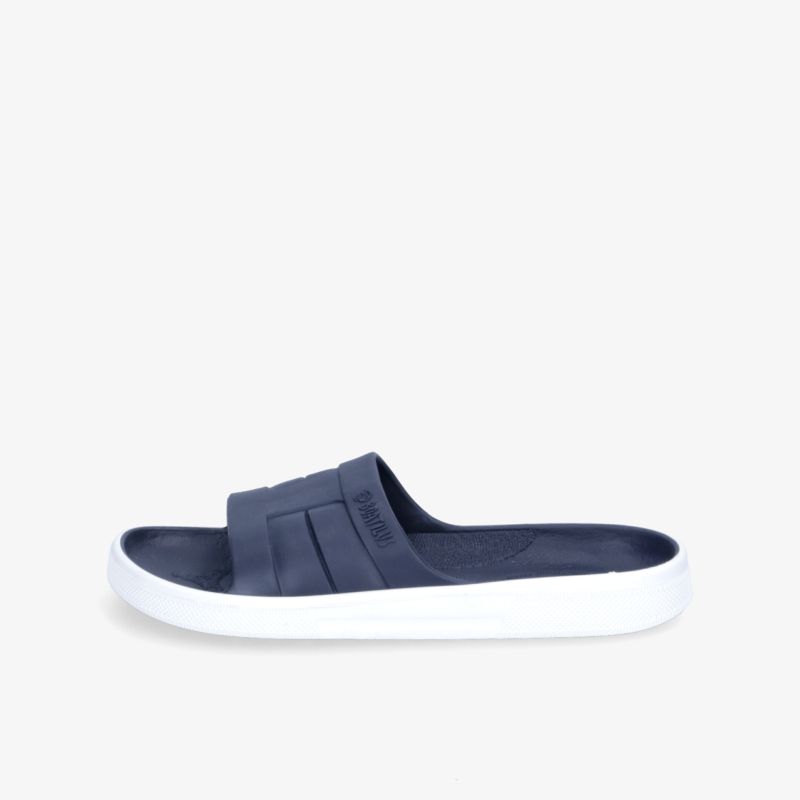 Elegante Sandale in Blau mit weißer Sohle, ideal für den Alltag und Freizeit, bietet Komfort und Stil.