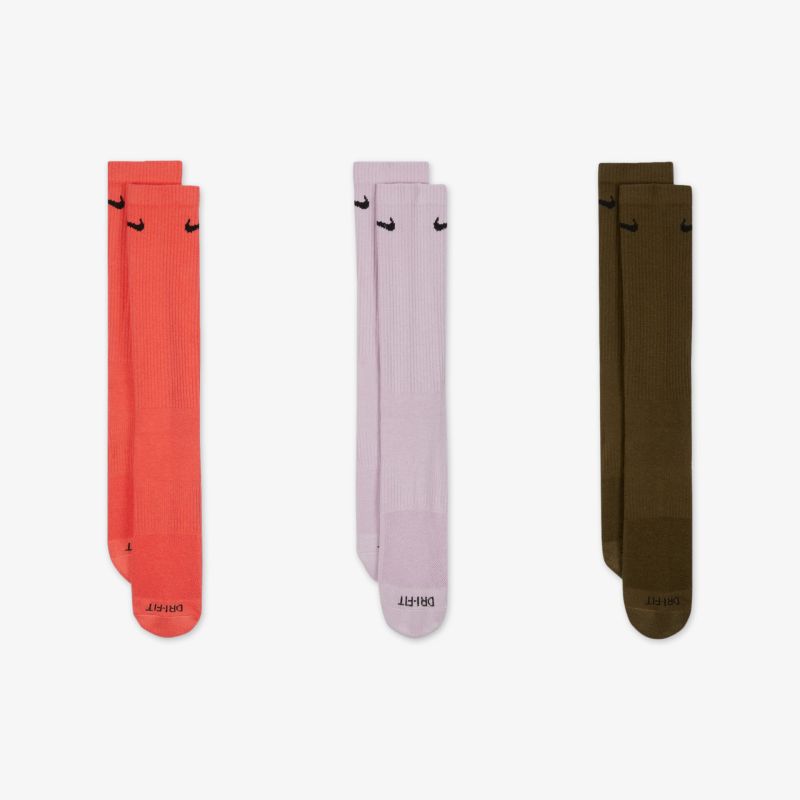Knielange Socken in leuchtenden Farben, ideal für Sport und Freizeit, bieten hohen Tragekomfort und Stil.