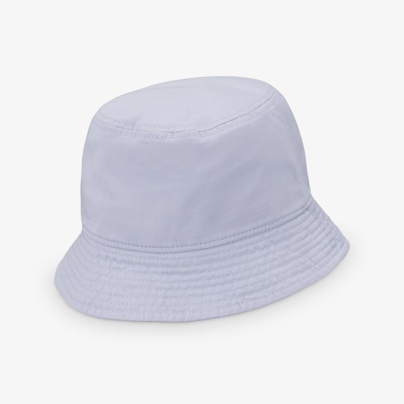 Weißer Bucket Hat aus Baumwolle, ideal für modische Freizeitlooks und sonnige Tage.