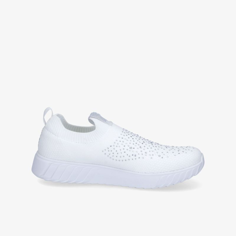 Seitliche Ansicht eines weißen Sneakers mit leichter und atmungsaktiver Konstruktion für hohen Tragekomfort
