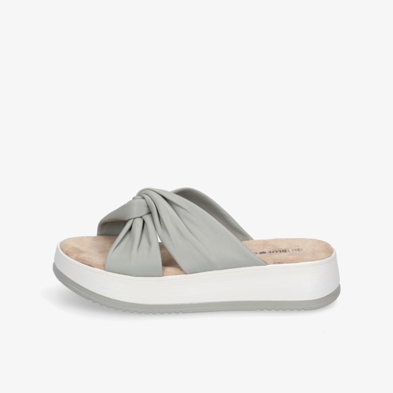Moderner grauer Pantoffel mit Plateausohle und Knotendetail für maximalen Komfort und stilvollen Look.