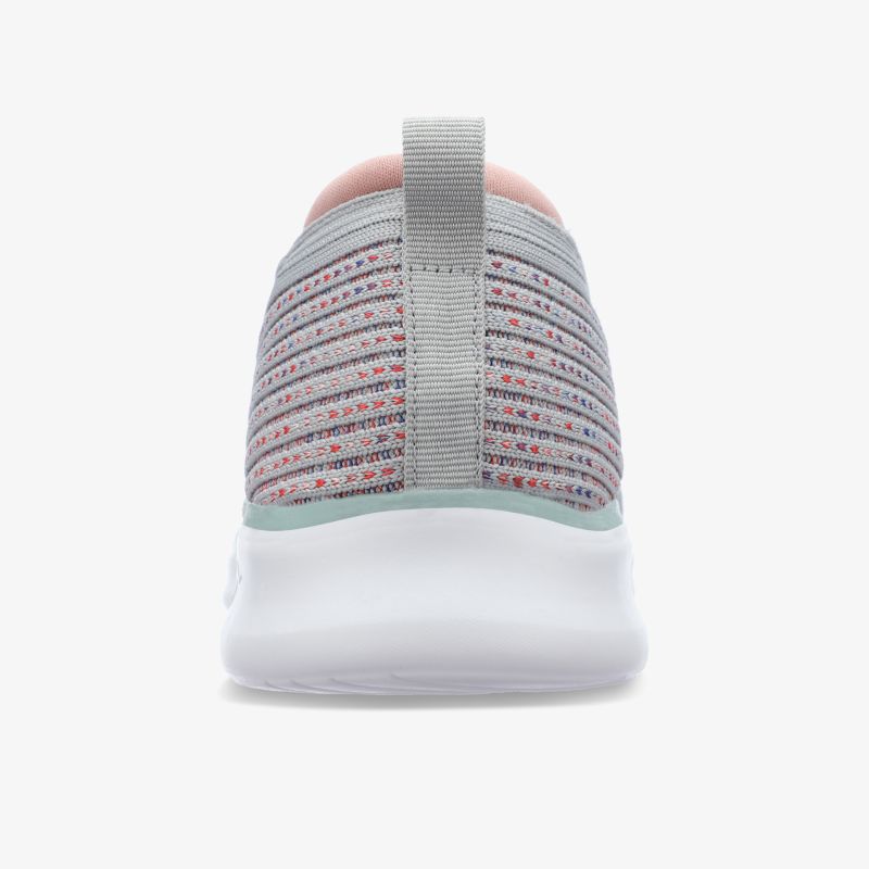 Bequemer, atmungsaktiver Sneaker mit stylischem Design und leichter, rutschfester Sohle für optimalen Tragekomfort.